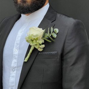 Luxury O&apos;Hara Boutonnière - Original Flowers