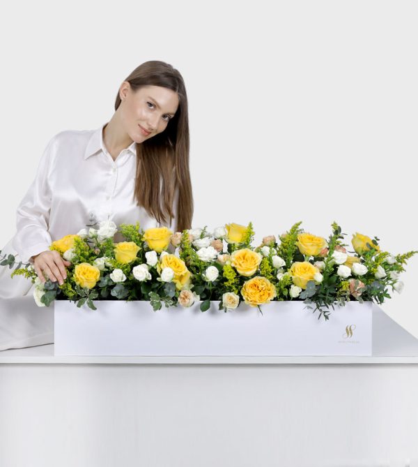 Sunny Rose Flower Box - Signature Flowers